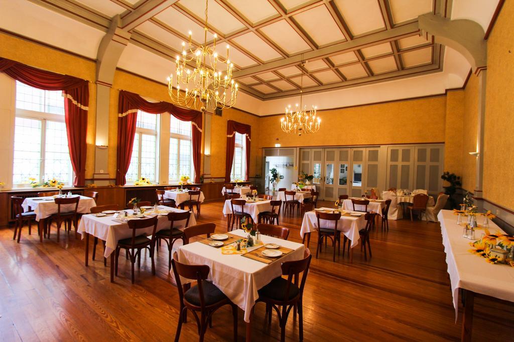 Hotel Deutsches Haus Нортхайм Экстерьер фото