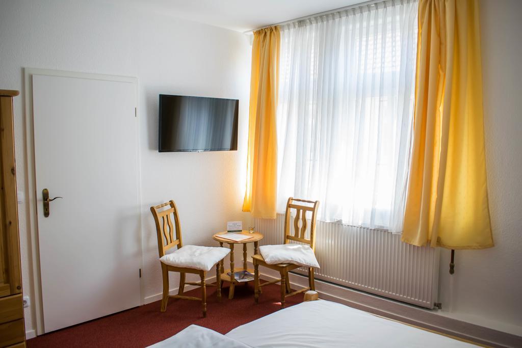 Hotel Deutsches Haus Нортхайм Экстерьер фото